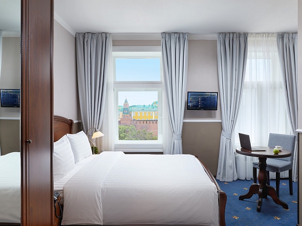 МИРРОС Отель Москва Кремль 3*